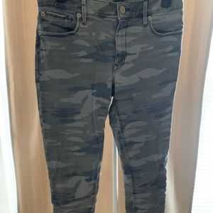 Light green/grey stretchy camouflage pants